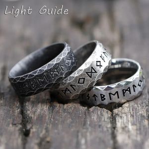 Trouwringen Heren 316L roestvrij staal ringen retro Odin Viking rune voor tiener RING Amulet mode-sieraden Gift 231208