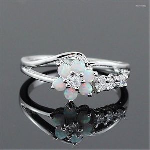 Trouwringen Rose Flower AB Kleur Opaal voor vrouwen Rhinestones Engagement Designer Sieraden Belofte Ring Valentine Gift