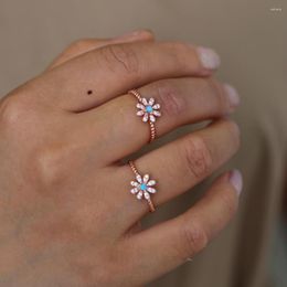 Wedding Rings Rose Gold Color Daisy Dainty Flower Ring Size 6 7 8 Leuke mooie bloemen Mooie meid Women Gorgeous Elegance Finger Midi