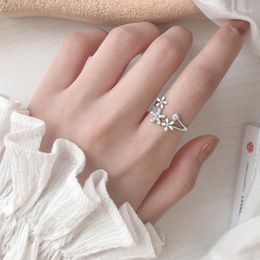 Anillos de boda Color plata circonita cúbica flor de esmalte blanco margarita poética flor de cerezo anillo de apertura de dedo para mujer al por mayor