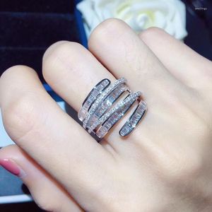 Wedding Rings Silver Color Luxury Lovers Ring geometrische lijnen vol zirkoon vrouwelijke cocktailparty high-end accessoires groothandel