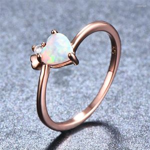 Wedding Rings Simple Fashion Love Heart Ring White Blue Purple Opal Stone Antieke roségouden kleur voor vrouwen beloven sieraden