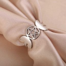 Trouwringen Skyrim Triple Moon Goddess Pentagram -ringen voor vrouwelijke roestvrijstalen pentacle met twee manen Ring Wicca Amulet Sieraden Geschenk 2024