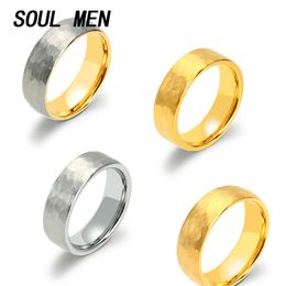 Trouwringen Sliver Goud Kleur Tungsten Ring Hammer Band Voor Mannen Vrouwen Veelzijdige Geborstelde Afwerking 6 MM 8 MM Comfort Fit 230831