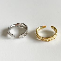 Anillos de boda Diseño pequeño y de alta gama, anillos lisos simples y de moda para hombres y mujeres VRR51 231214