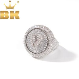 Anneaux de mariage THE BLING KING Custom Initial Bubble Letter Spinning Ring Iced Out CZ Personnalisé Rotatif Party Hiphop Bijoux Fo3303