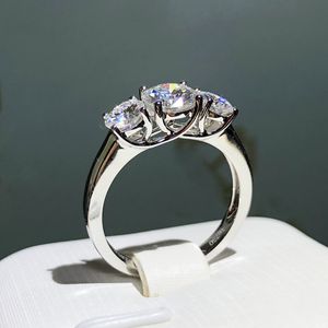 Anneaux de mariage Bague de diamant de laboratoire à trois pierres en argent sterling 925, bande de fiançailles pour femmes, bijoux fins de mariée, cadeau de fête 230303