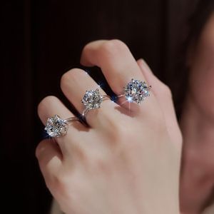 Trouwringen Trendy zilveren kleur kubiek zirkonia kristal voor vrouwen 3/5 karaat bruid sieraden zes druppel groothandel in