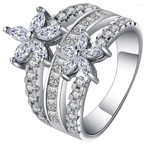 Anneaux de mariage UFOORO Imitation Trois Ensembles Fleur Anneau De Mode Bijoux CZ Pierre Argent Rempli Bande De Fiançailles Pour Dame