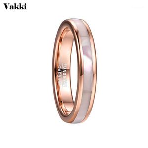Alliances VAKKI Bague en carbure de tungstène de 4 mm pour femme en acier doré rose avec nacre Shell Comfort Fit Taille 5-101166k
