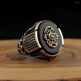 Anillos de boda Anillo clásico de los hombres de la vendimia Moda Metal Color oro con incrustaciones de piedra negra Zircon Punk Hombres Compromiso Joyería de lujo