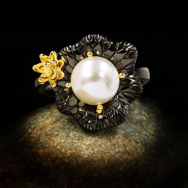 Anillos de boda Vintage Femenino Perla blanca Anillo fino Clásico 14KT Oro negro Compromiso de flores nupciales de lujo para mujeresBoda