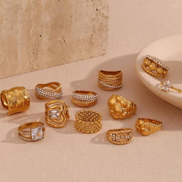 Anillos de boda Circón blanco Flor de cinco pétalos Tres capas Bola pequeña Patrón de onda Cruz Diagonal Acero inoxidable 316L Chapado en oro de 18 quilates