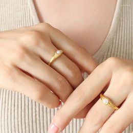 Anneaux de mariage Design de bague pour femmes à la mode en acier titane personnalisé et tempérament incrusté de femmes accessoires décontractés