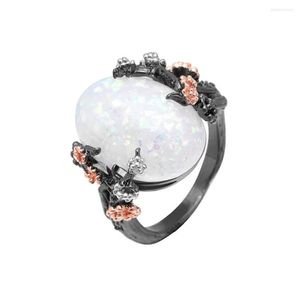 Anneaux de mariage YWOSPX Vintage Black Gold Couleur Bague Blanc Fire Opal Fleur Pour Femme Cadeaux Déclaration de Fiançailles Taille 5-11 Y3213x