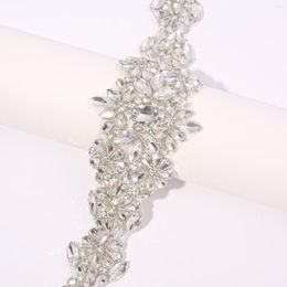 Wedding Sashes Nzuk Handgemaakte strass Pearl Bruidsgordel Zilver kristal Sash Kralen Appliqued voor kleding