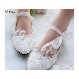 Chaussures De Mariage Perles De Dentelle Blanche Pour Les Mariées Avec Ruban À Bretelles De Mariée Talon Bas À La Main Appliqued Chic Dames Performance Appartements Drop Dhlmi