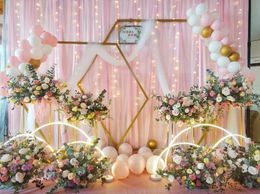 Bruiloft leveranciers decoratie glanzende boogrek met plinten pijler weg hoofd boog metalen hexagonale achtergrond bloemstribune geometrische pergola voor verjaardagsfeestje