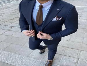 Wedding Tuxedos 2022 Three Piece Men Suits voor groomsmen Peaked Rapel Blazer Gray Jacket Pants Vest Tailor Made Male Suit 8539543