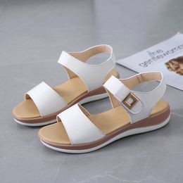 Coins sandals de plage talons basses basse chaussures confortables romaines de la mode féminine rétro Sandalia 230718 864