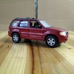 Well Flawed Defect Specials 1 24 2005 Ford Escape alloy off-road vehicle model adult amateur metal toy gift decoration souvenir 240506