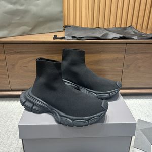 Chaussettes de créateurs bien connues, chaussures décontractées, les couples de mode avec le même modèle star recommandent de porter un morceau de bon choix de la même marque