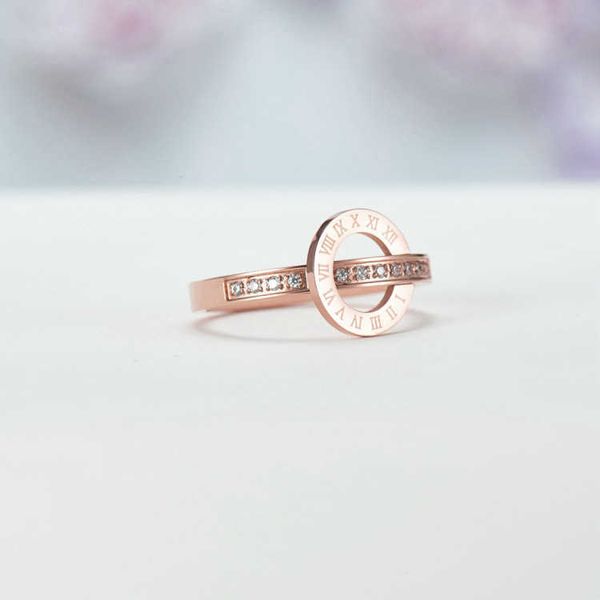 Wen Jian Roman Digital Luxury Produit titane acier plaqué Rose Gold Ring Fashion Fashion Corée Édition personnalisée Index Ring Color Gold