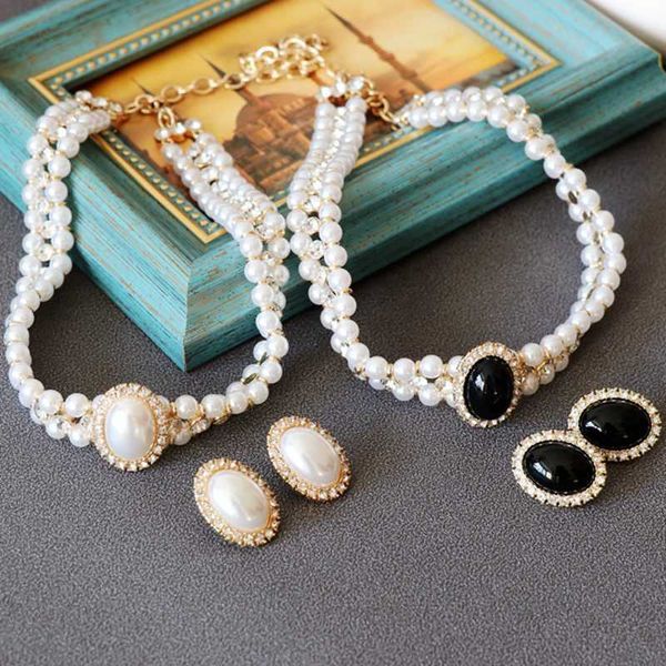 Ensemble de boucles d'oreilles et collier de perles médiévales occidentales, blanc et noir, Imitation Hepburn, aiguille en argent, robe Cheongsam