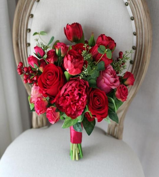 Style occidental fleurs de mariage artificielles Bouquets de mariée Roses rouges pivoine tulipe Bouquet de mariage pour les mariées demoiselle d'honneur broche Bouque4811392