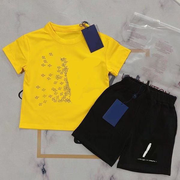 Style occidental nouveau frère et sœur tenue vêtements d'été pour hommes et femmes enfants d'âge moyen et âgés bébé pull T-shirt ensemble deux pièces pour vêtements d'extérieur