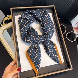 Style occidental nouveau lin coréen coton 70 petite chaleur carrée en automne et hiver, foulard polyvalent pour la mode, protection du cou haut de gamme, écharpe douce