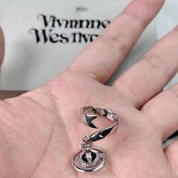 Westelijke Viviane Westwood Empress Dowager Punk 3d Saturn Ring vrouwelijke zwarte trendy mode planeet open ring