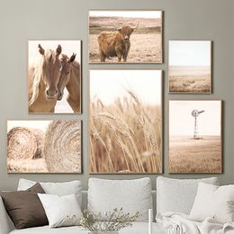 Tarwe koe paard grasland landschap muur posters en prints landschap print nordic schilderij decoratieve foto woondecoratie