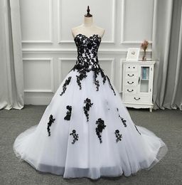 Witte en zwarte baljurk Gotische trouwjurk Sweetheart Bleed Taille Women Vintage niet -witte bruidsjurk8826080