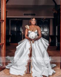 Blanc Aso Ebi Robes de mariée perlé avec une dentelle dorée en dentelle à haute épaule et des robes de fête nuptiales de taille