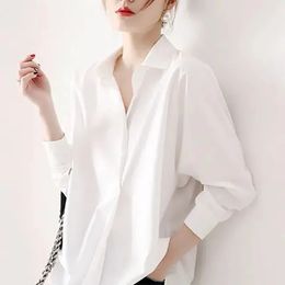 Blanc noir femmes chemise coréenne à manches longues revers cou boutonné chemisier printemps surdimensionné lâche femme tous les vêtements Match haut NS5836 240328