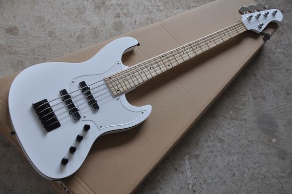 Guitare de basse électrique du corps blanc avec pickguard transparent, col érable, fournir des services personnalisés,