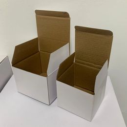 Les boîtes blanches ont ondulé l'emballage expédiant le cube de stockage de carton d'emballage petits expéditeurs pour les marchandises fragiles