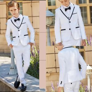 Blanc Garçon Tuxedos Slim Fit Revers Cranté Deux Boutons Anneau Porteur Costumes Garçon Costume De Mariage 3 pièces Veste Pantalon Gilet