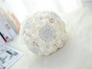 Bouquet de mariage de mariée blanche de Mariage Pearls Demaine d'honneur Bouquets de mariage artificiel Fleur Crystal Buque de Noiva 20206722447