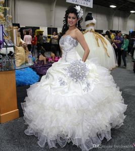 White Crystal Beads Quinceanera Jurken voor Sweet 16 Princess Ball-jurken Organza Long Pageant Jurken Feestjurk