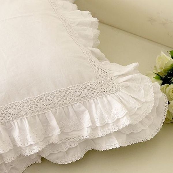 Coussin de coussin brodé européen blanc volant dentelle satin coton taie d'oreiller à la main literie élégante taie d'oreiller canapé coussin 201123