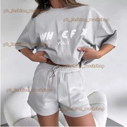 White Foxx Designer T-shirt Femme Imprimé Lettres anglaises Tshirt White Foxx Set Un nouvel ensemble de vêtements de sport élégants
