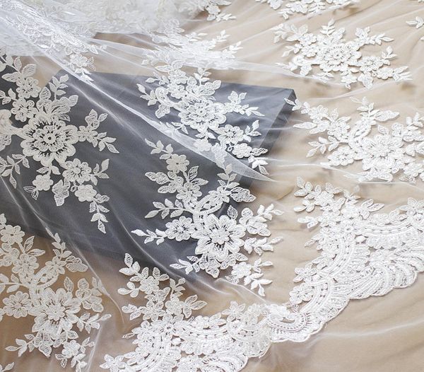 Français blanc brillant vintage tissu de broderie avec robe de mariée de paillettes