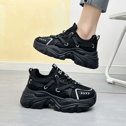 Chicas blancas diseñador de moda zapatos casuales negros triple mujer plana entrenadores al portas al aire libre plataforma al aire libre zapatillas deportivas