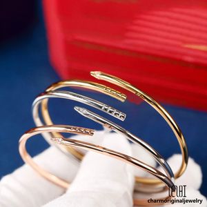 Diseñador de pulsera de uñas delgadas para mujer pulsera de oro blancos Diseñador de uñas Men joyería de oro para mujer pulseras de oro con amortiguación de acero inoxidable