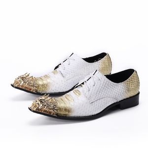Chaussures pour hommes d'affaires en or blanc chaussures en cuir de vache décoratives en métal chaussures habillées élégantes pour hommes à lacets chaussures derbies de fête de mariage