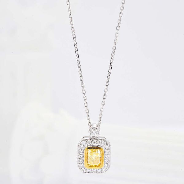 Bouteille de parfum en or blanc, collier en diamant jaune très populaire, semble avancé et blanchissant
