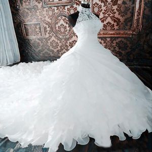 Wit prachtige bruidsjurken kanten halter trouwjurken gelaagde rokken lange trein plus size baljurk trouwjurk Vestidos de novia 249o