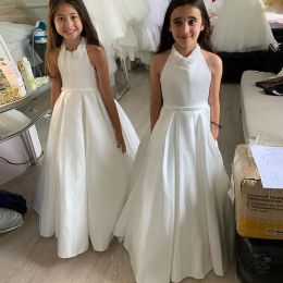 Les filles de fleurs licou blanches robes cols perles en satin sans satin robe de bal de bal Sweep Train Train Flare Kids Formes